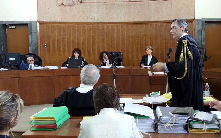 Si diferenderebbe da solo senza avvalersi di un avvocato in tribunale? Perché allora non avvalersi di un interprete in una trattativa?